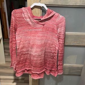 Hooded lightweight sweater